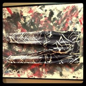 Fabletics XXL with foot straps & inside pocket